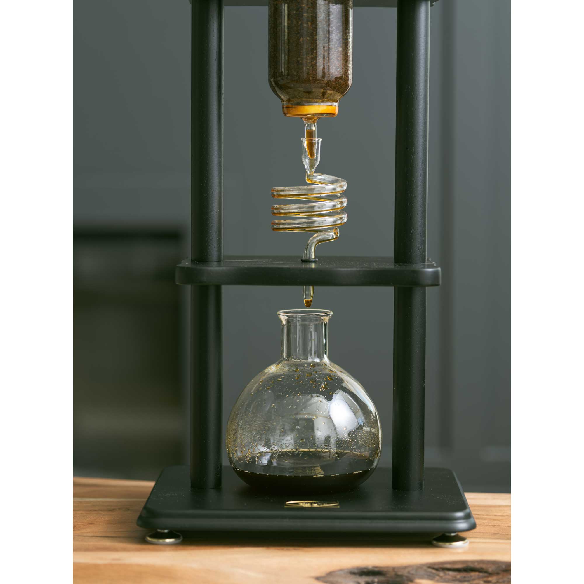 Yama 25 Cup Cold Drip Maker Curved Brown Wood Frame (100oz)