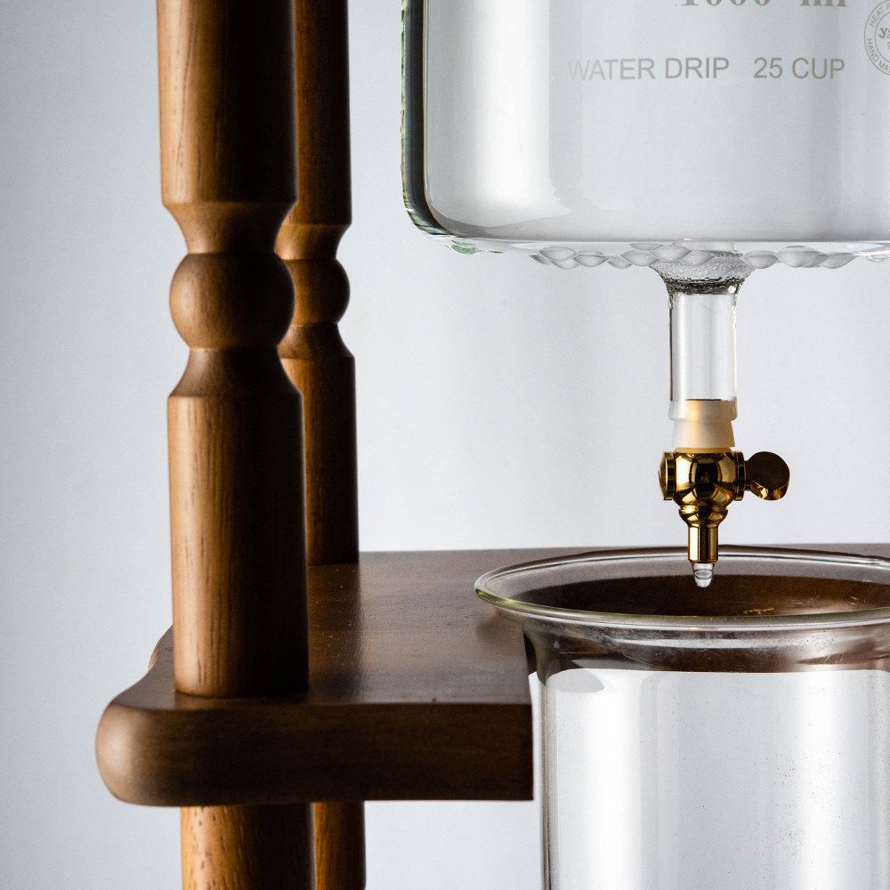 Miumaeov Cold Brew Drip Coffee Maker Ice Brewed Coffee Machine, Handcrafted Glass Cold Brew Coffee Tower Brown Ice Drip Coffee Pot Ice Coffee Makers